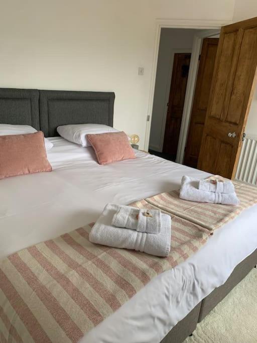 Mountain Views In The Heart Of Brecon Town Villa Eksteriør billede