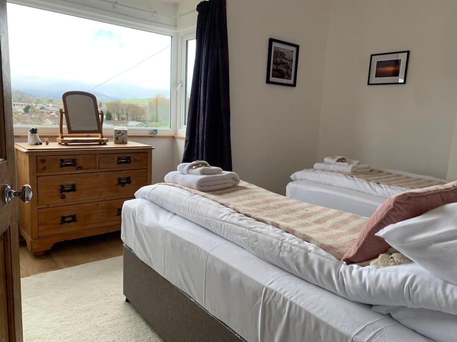 Mountain Views In The Heart Of Brecon Town Villa Eksteriør billede